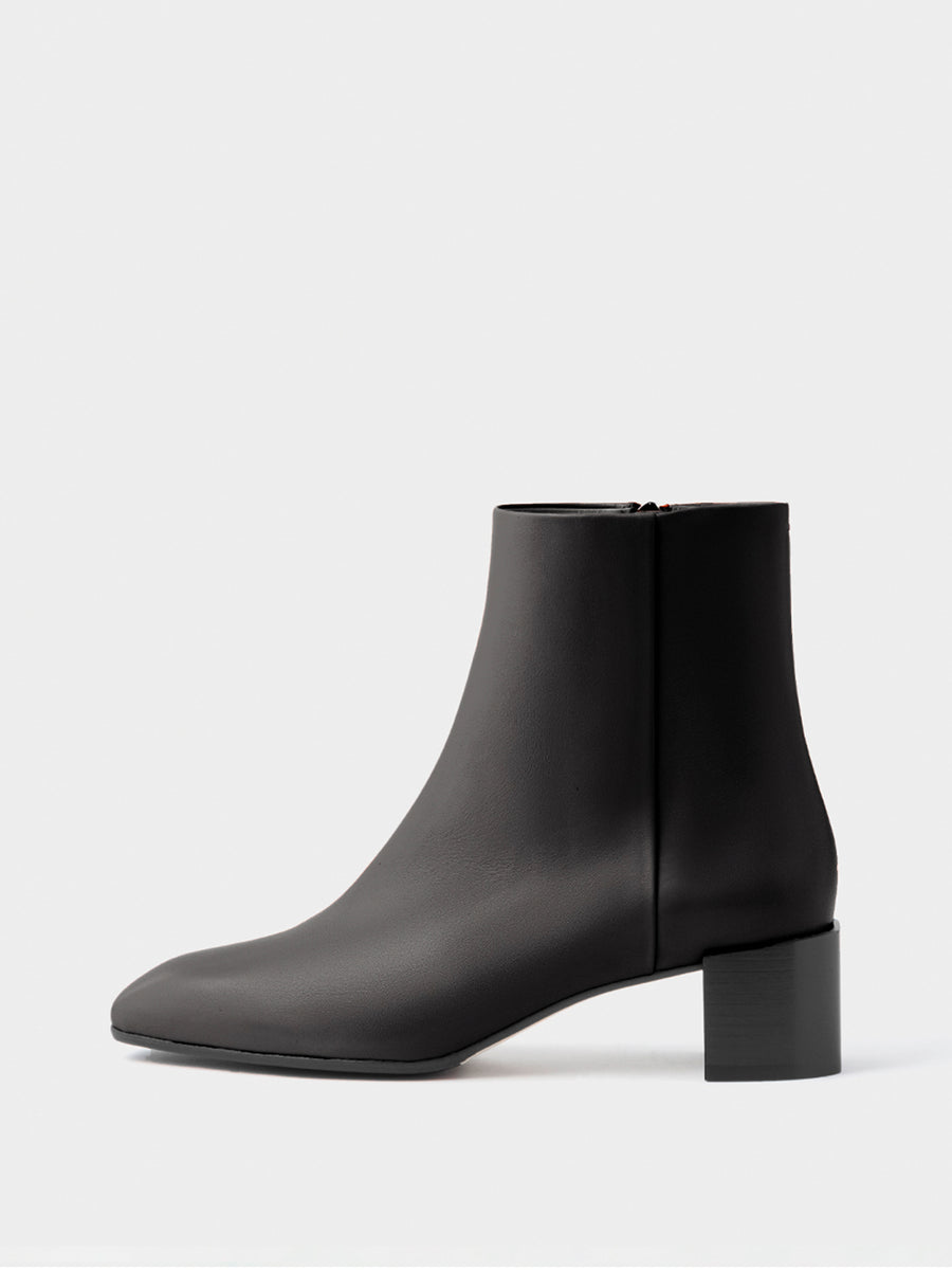 Linn Black Calf