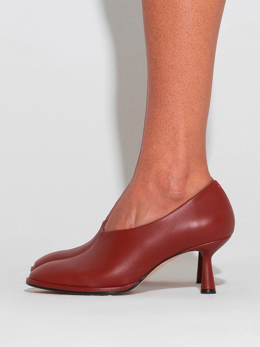 Izzy Leather Pumps