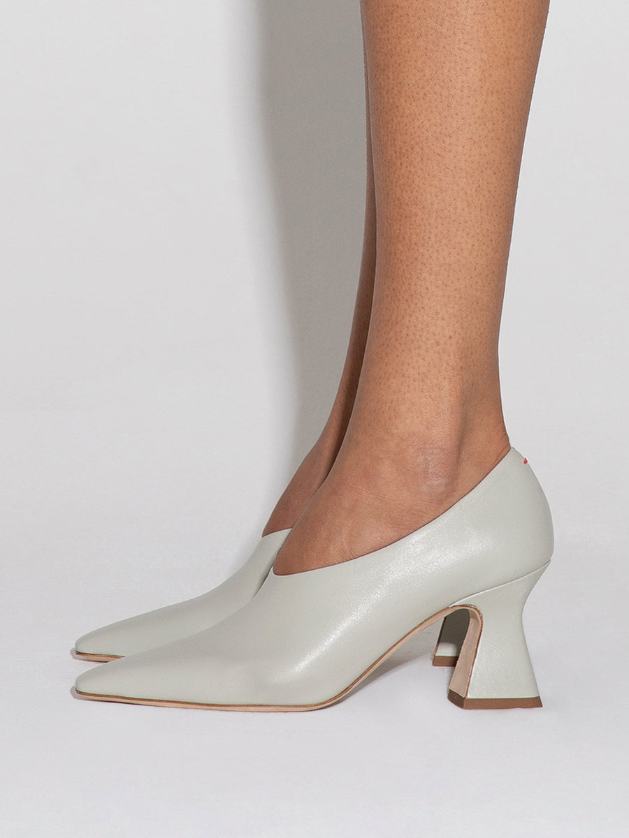 Nova Leather Pointed Pumps