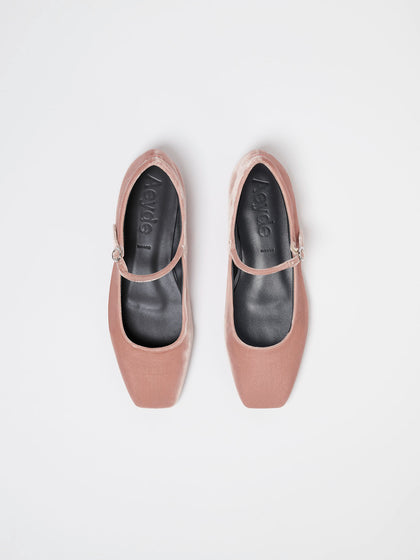 Blush hot sale velvet flats