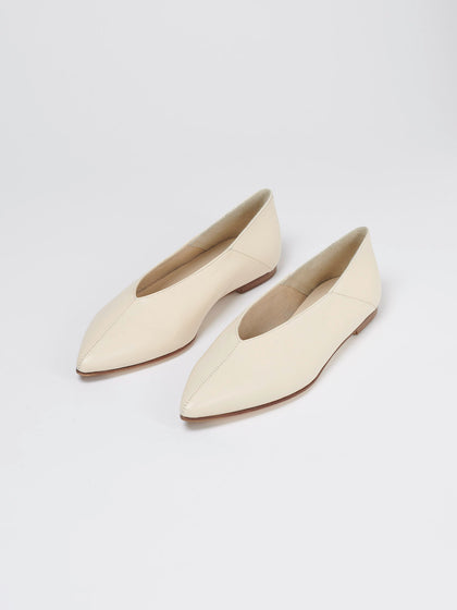 Aeyde | MOA Creamy Pointed Toe Flat