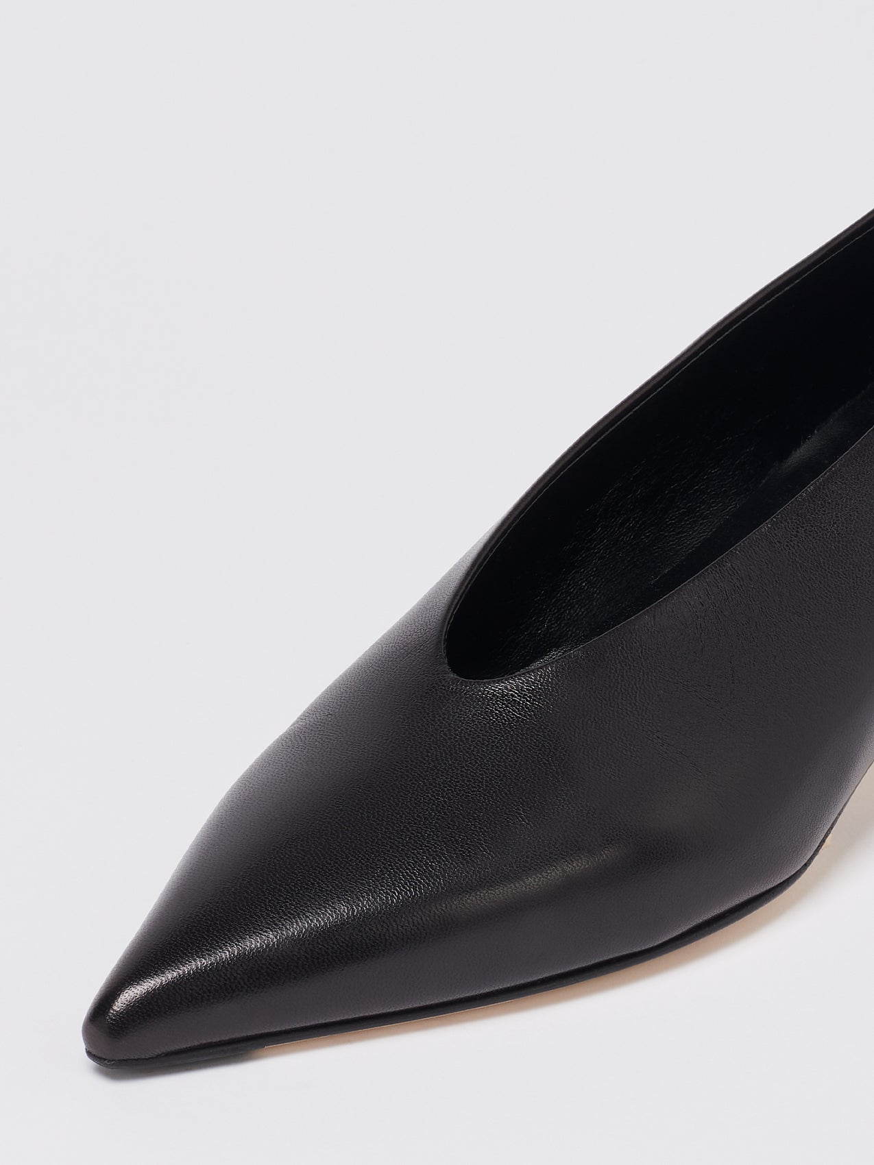 Aeyde | CLARA Black Pointed Toe Pump